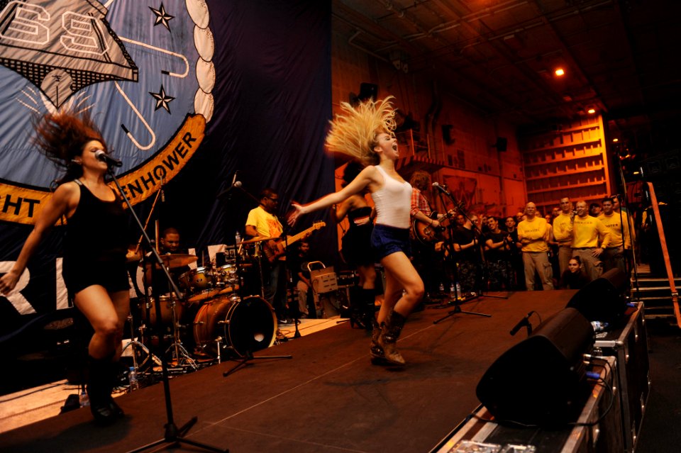 Laura Bell Bundy performs aboard USS Dwight D. Eisenhower. (8188175878)