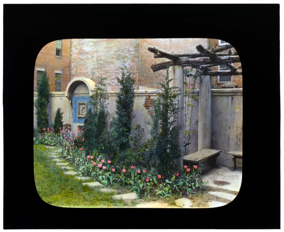 Laura Stafford Stewart house, 205 West 13th Street, New York, New York. Pergola seat LCCN2007685067