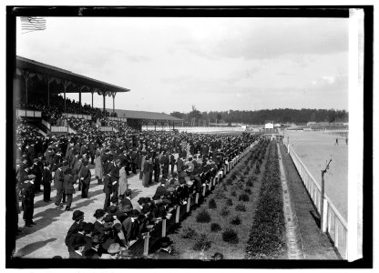 Laurel race track, 1913 LCCN2016844662