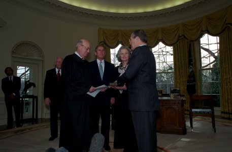 Laurence Silberman swears in Donald Rumsfeld photo