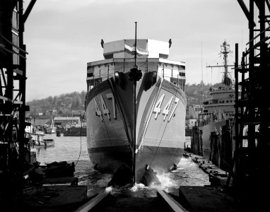 Launch of USS Guide (MSO-447) in April 1954