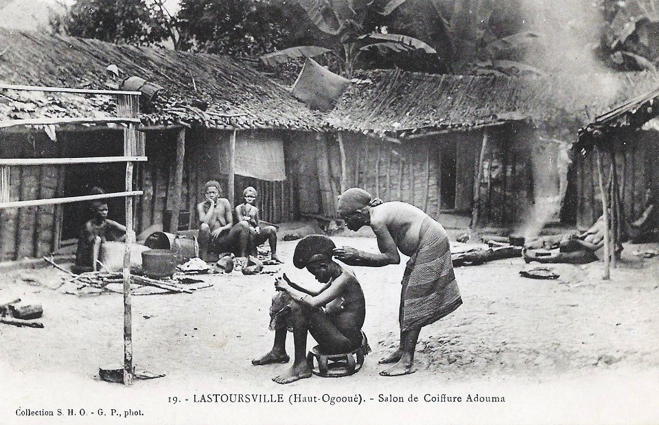 Lastoursville (Haut-Ogooué)-Salon de coiffure Adouma