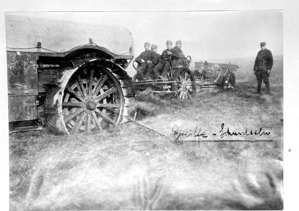 Lastwagen mit angehängtem Geschütz - CH-BAR - 3241611