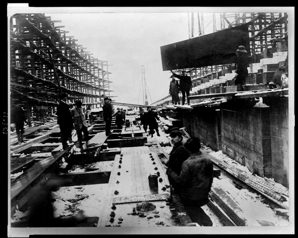 Laying the keel of the North Dakota at Fore River Yards, first of the Amer. dreadnoughts - 20,000 tons LCCN2010647192