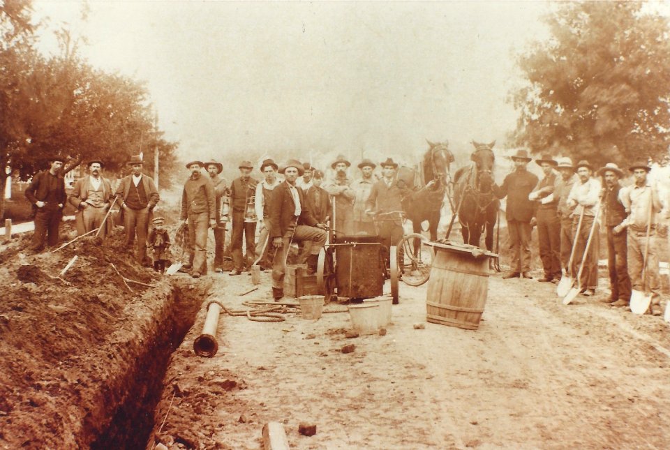 Laying water mains, Flushing MI