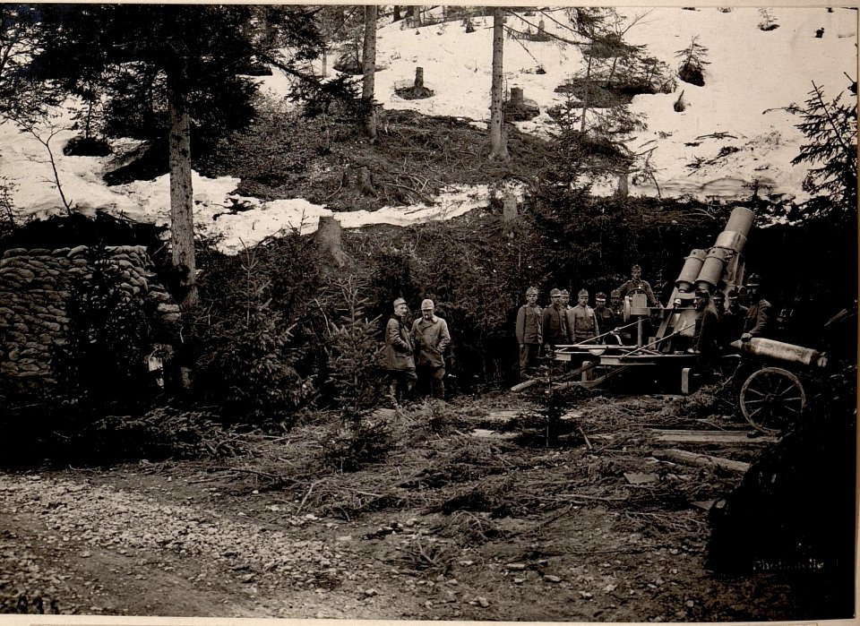 Lavaroneplateau. 30.5cm Mörser in Feuerstellung. (BildID 15636908)