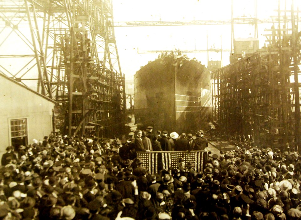 Launch of USS Tennessee (BB-43), New York Naval Shipyard, April 20, 1919 (27561541553)