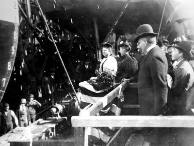 Launching of USS Nashville (PG-7) by Emma Thompson, Newport News, Virginia, 1895 (25560513292)