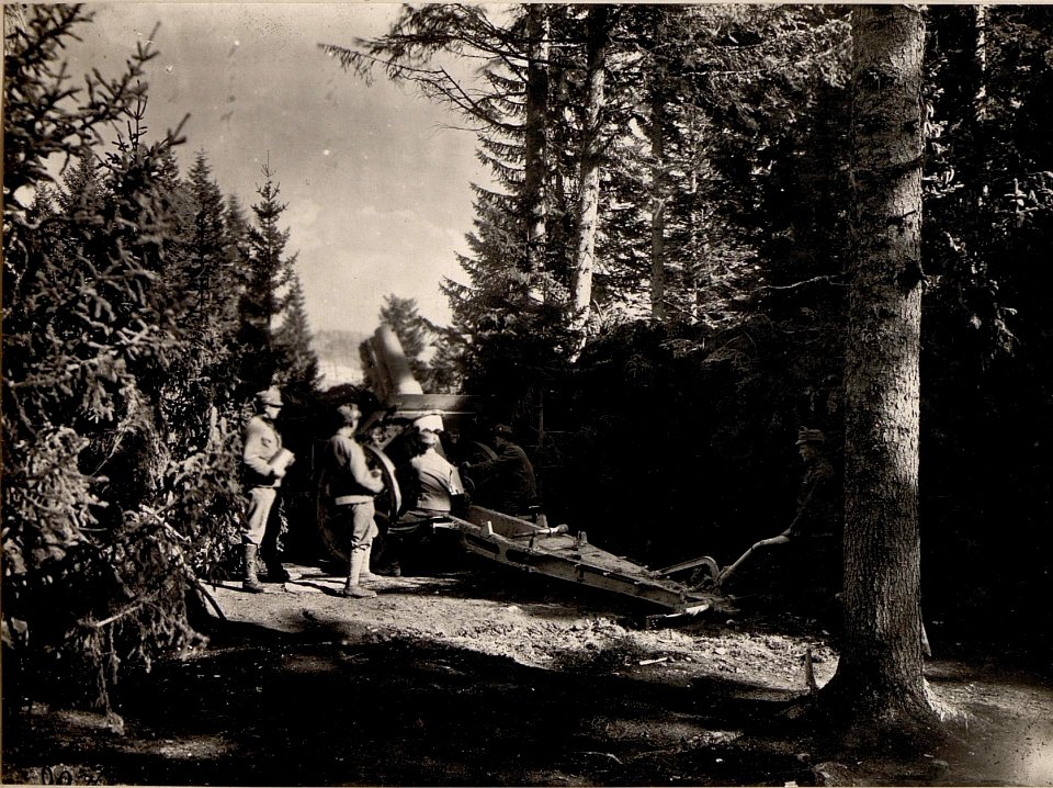 Lavaroneplateau. 15cm. Schwerehaubitzen. (BildID 15637187)