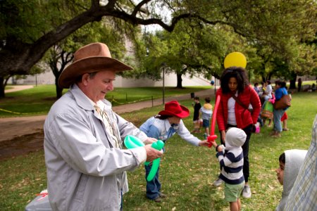 LBJ Foundation DIG13734-098 (16434767114)