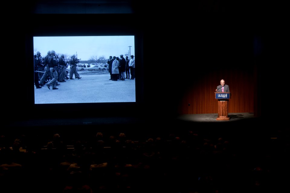 LBJ Foundation DIG13736-043 (16469140724)