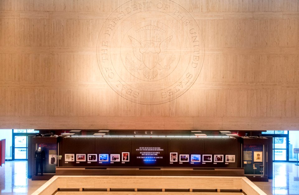LBJ Foundation DIG14005 060 (32612920326)