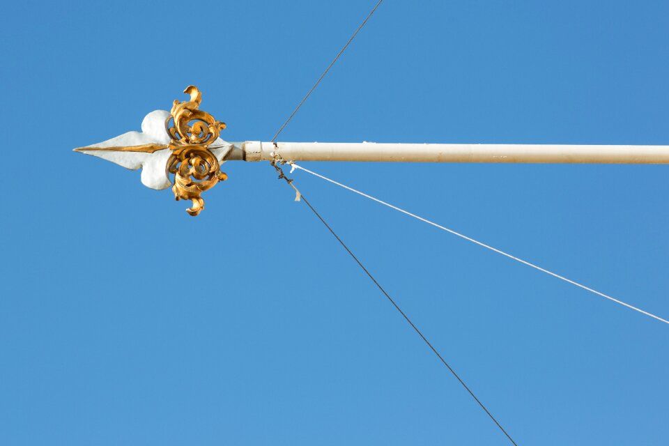 Architecture sky blue arrow