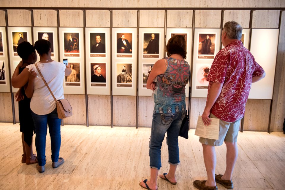 LBJ Foundation LBJ 0157 (37147414241)