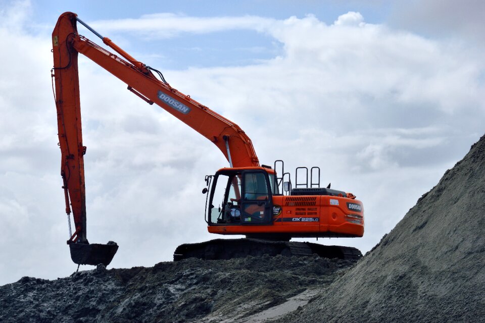 Beach sand dredging construction