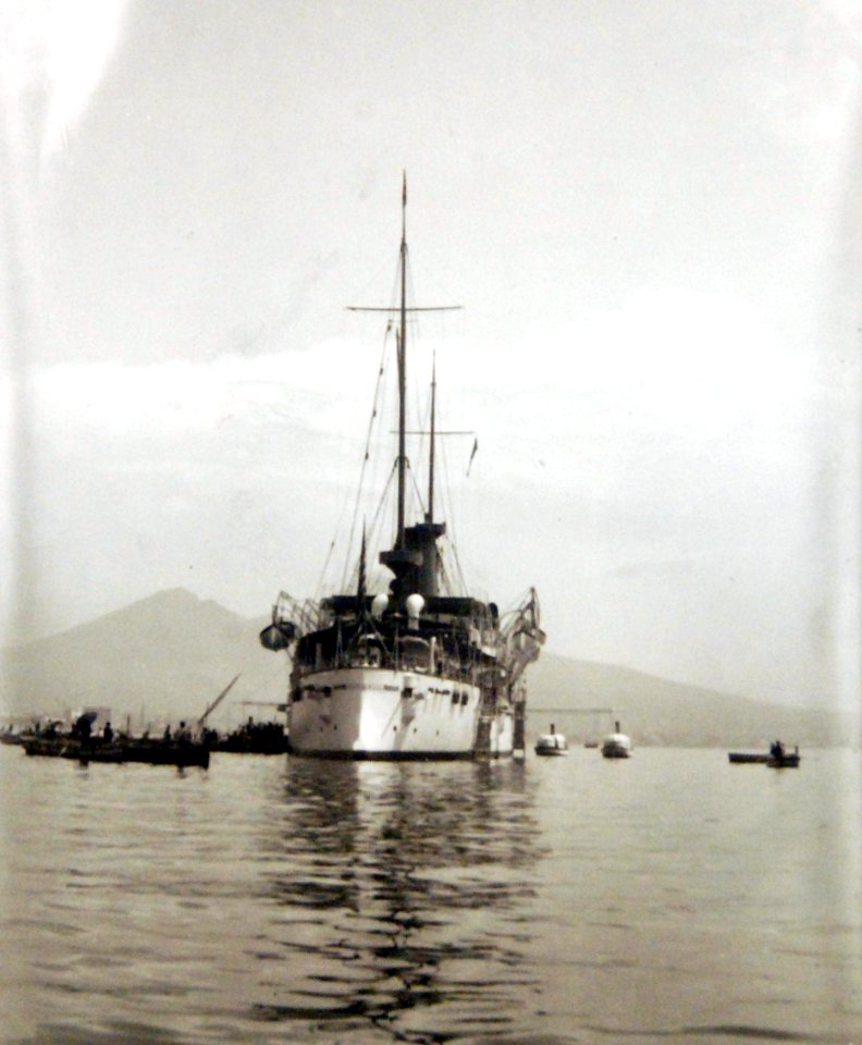 LC-J684-5 (24447313637)