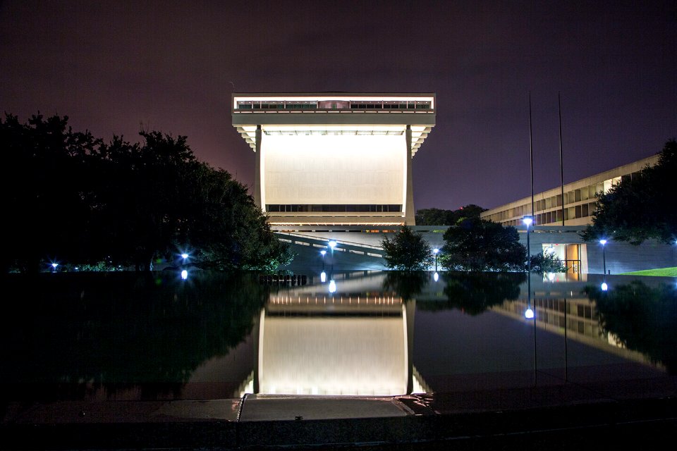 LBJ Presidential Library (22198370845)