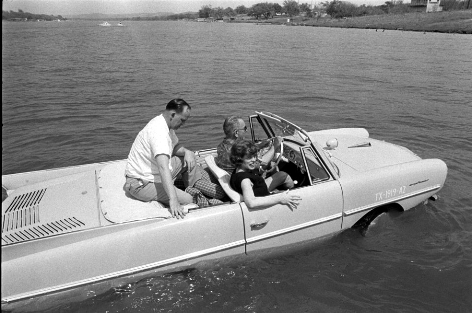 LBJAmphicar