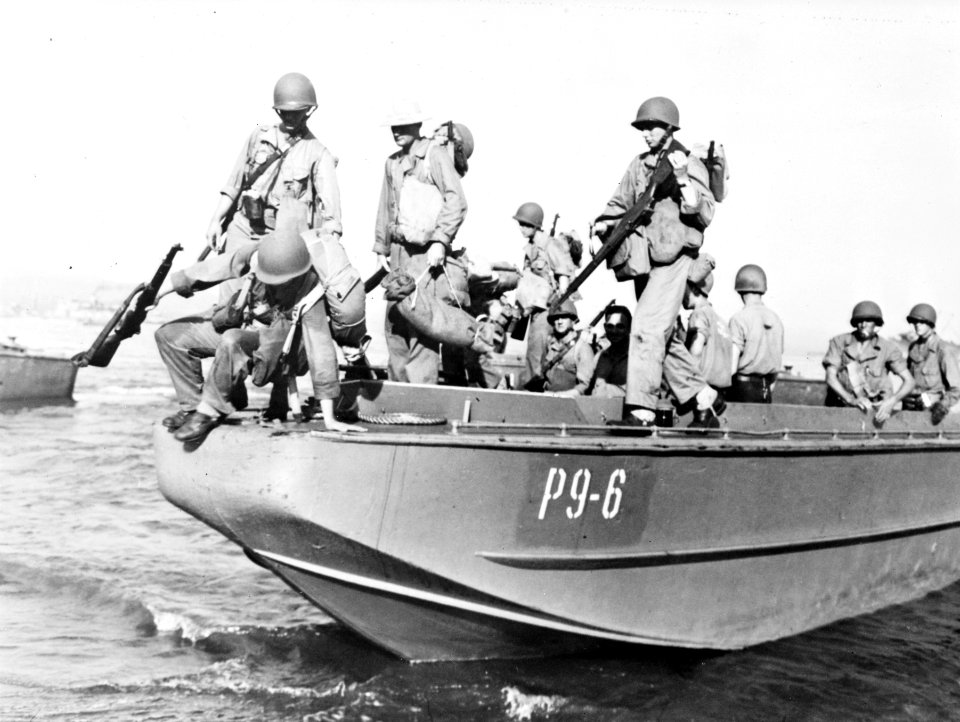 LCP(L) of USS Zeilin (AP-9) in 1942