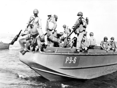 LCP(L) of USS Zeilin (AP-9) in 1942