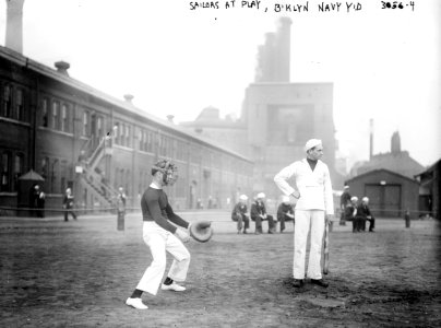 LC-B2-3056-4 U.S. Navy Sailors play baseball at the Brooklyn Navy Yard, 1914. Bain News Service Photograph. Courtesy of the Library of Congress. (24026009927) photo