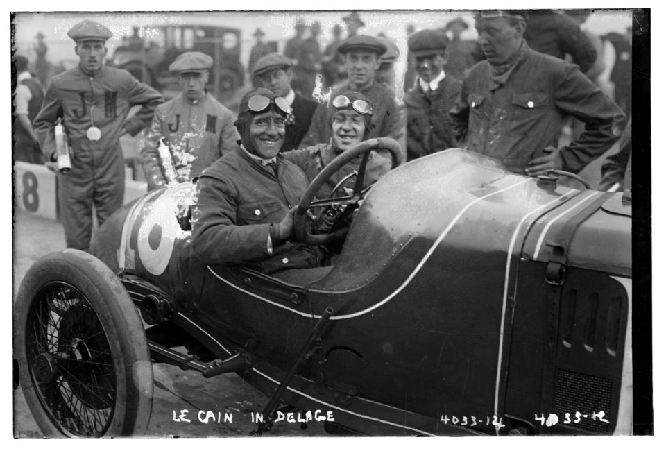 Le Cain in Delage LCCN2014703062