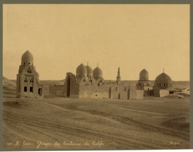 Le Caire. Groupe des tombeaux des Califes - Bonfils. LCCN2004668134