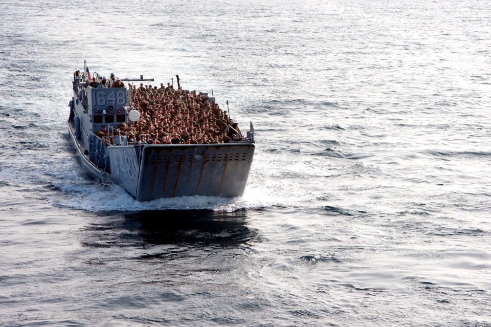 LCU 1648 brings Marines and JSDF personnel to USS Boxer. (8467235503)