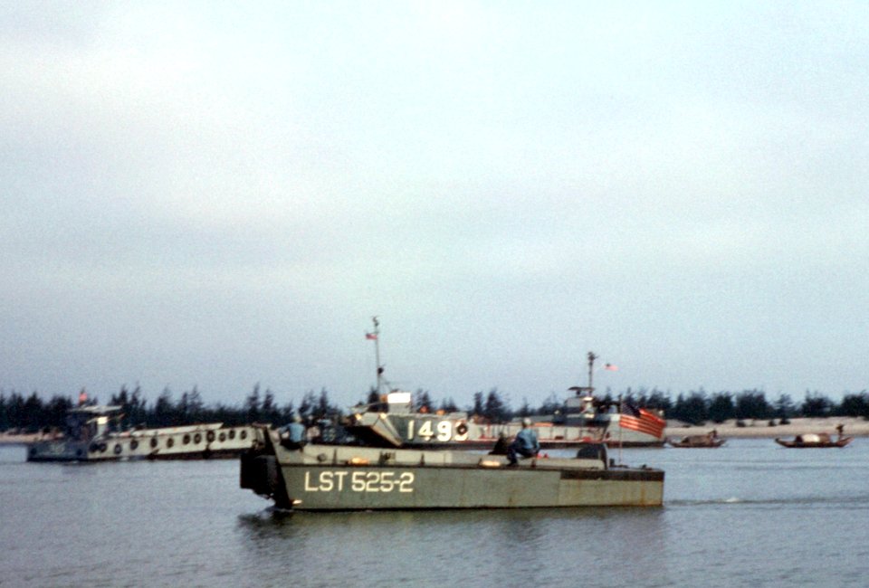 LCVP LCU and LCM on Cua Viet river 1967