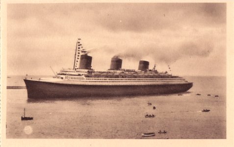Le Havre, França, Normandie rentrant au Port, princípio do séc. XX, França, Arquivo de Villa Maria, Angra do Heroísmo, Açores.
