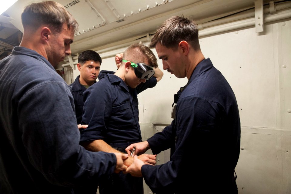 LE Marines conduct detainee training (35477334901)