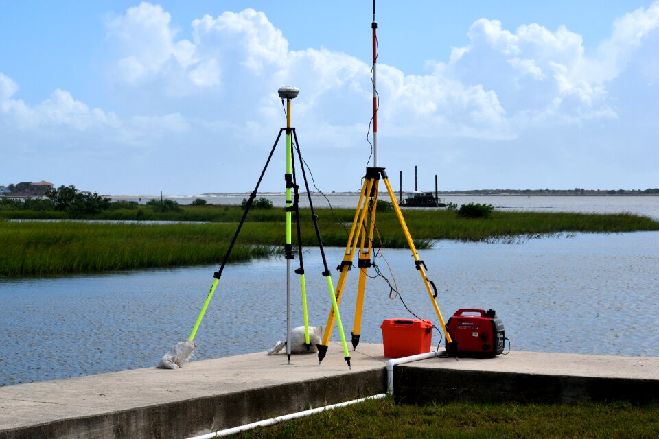 Land equipment surveying