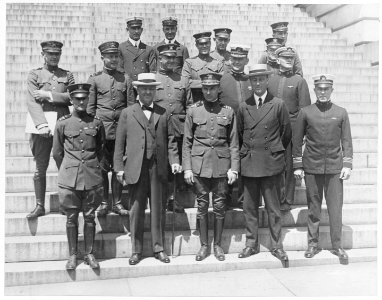 LCDR A. C. Read, Josephus Daniels, CDR John H. Towers, Franklin D. Roosevelt, LCDR P. Bellinger, CDR Richardson - NH 20