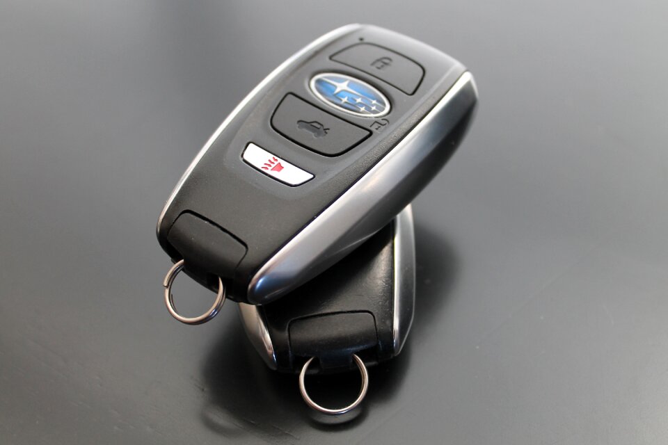 Keyless access subaru gray key