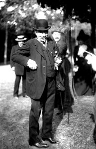 Le Prix du Président à Maison Laffitte - le Baron Gourgaud, propriétaire du Gagnant - (photographie de presse) - Agence Meurisse