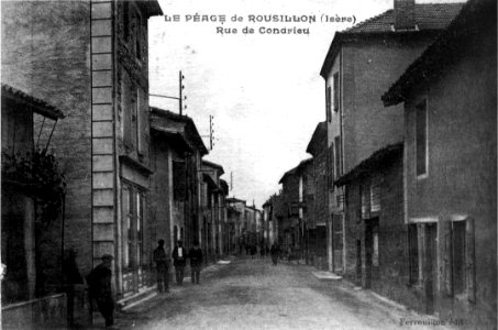 Le Péage-de-Roussillon, rue de Condrieu, 1920, p156 de L'Isère les 533 communes - Ferrouillon édit photo