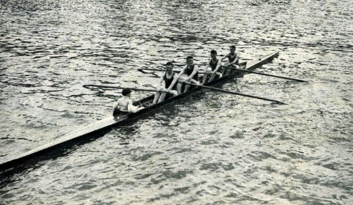 Le Quatre avec barreur du CA de Nantes en juillet 1936, de G. à D. Noël, Fernand et Marcel Vandernotte, puis Cosmat et Chauvigné