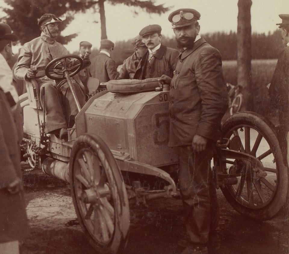 Le comte Eliot Zborowski sur Mercededs (au Cicuit des Ardennes en juillet 1902)