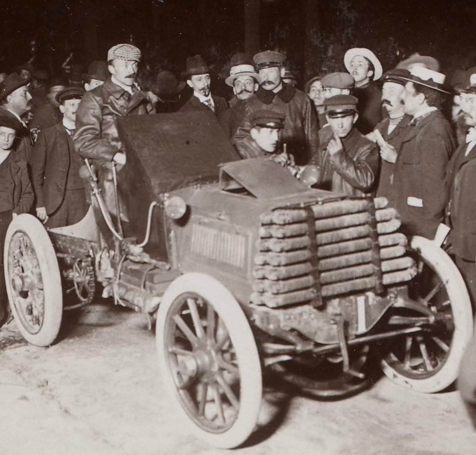 Le vainqueur de la Coupe Gordon Bennett 1900 Fernand Charron, ici lors de la deuxième édition en 1901 (abandon, toujours sur Panhard)