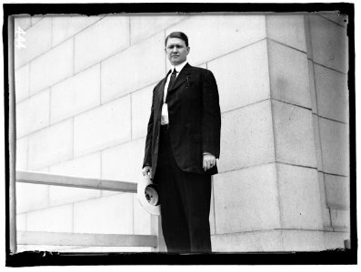 LEA, LUKE. SENATOR FROM TENNESSEE, 1911-1917 LCCN2016863381