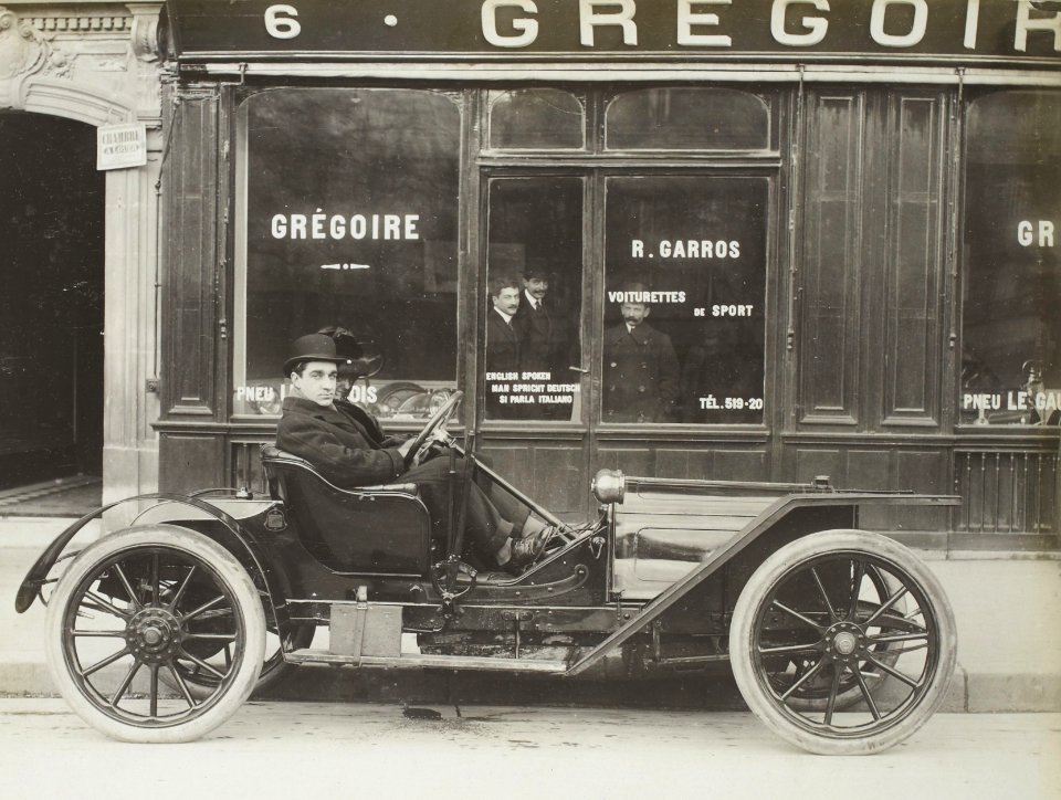 Le pignon sur rue des voiturettes Grégoire à Paris (1909)