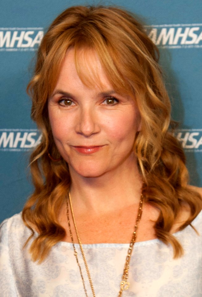 Lea Thompson 2013 (cropped)