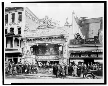 The Leader Theater, 507 Ninth Street, N.W., Washington, D.C. LCCN2001706196
