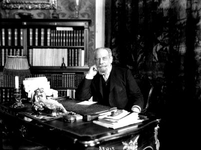 Le professeur Le Dentu - professeur honoraire à l'Académie de Médecine 31 Rue de Lisbonne, membre de l'Académie de Médecine, candidat à l'Académie des Sciences - (photographie de presse) - Agence Meurisse