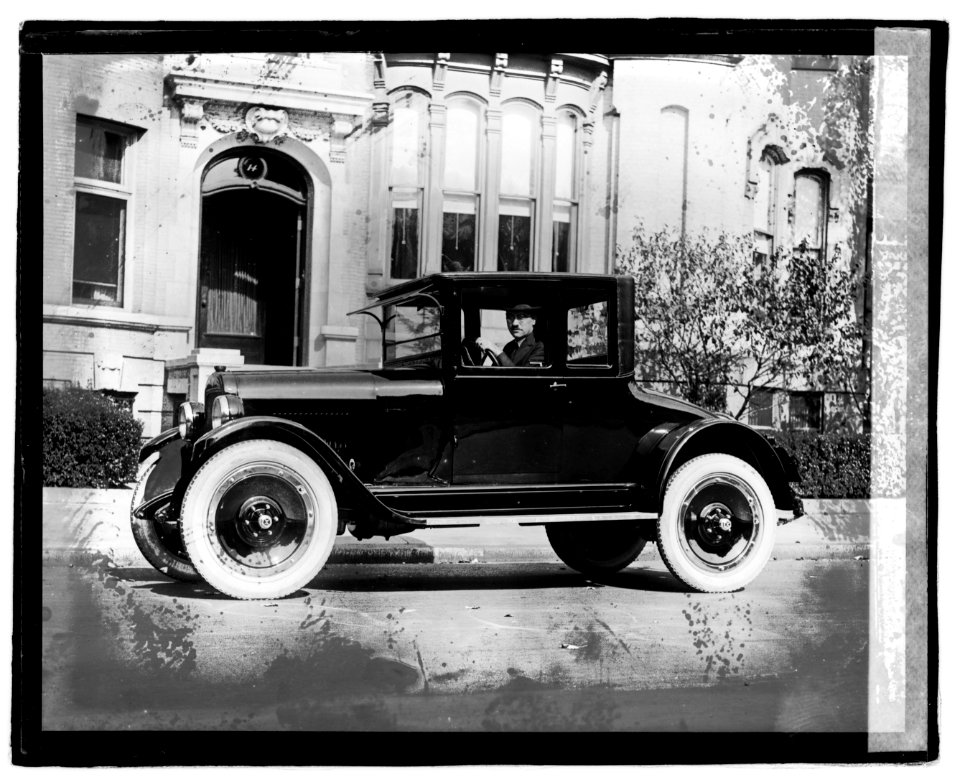 Leary in Maxwell coupe LOC npcc.07207