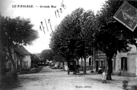 Le Passage, Grande Rue, 1908, p155 de L'Isère les 533 communes - Monin éditeur photo