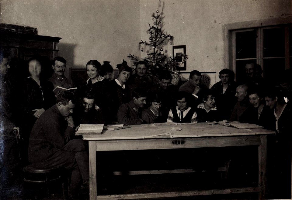 Lehrergruppe an der ukrainischen Schule. (BildID 15710766)
