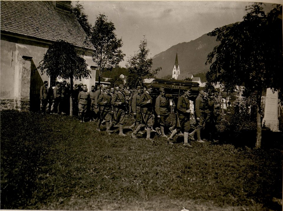 Leichenbegängnis des Gsrbhptm. Edler v.Galateo in Kötschach. (18-9.1917.) (BildID 15802246)