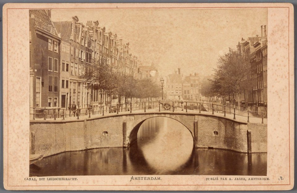 Leidsegracht gezien in noordelijke richting naar de Herengracht