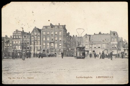 Leidseplein met op de achtergrond de Leidsestraat. Uitgave Jos. Nuss & Co. Haarlem, Afb PBKD00082000017 photo